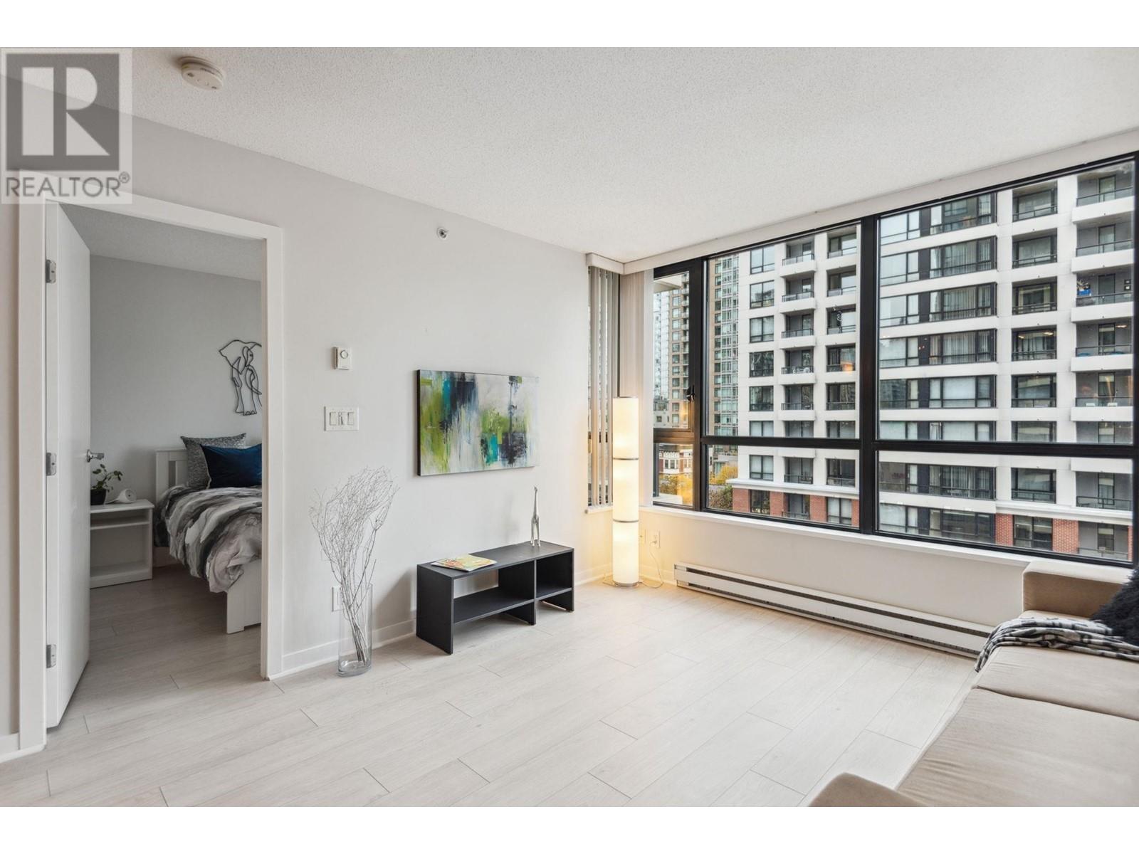 Listing Picture 4 of 27 : 904 977 MAINLAND STREET, Vancouver / 溫哥華 - 魯藝地產 Yvonne Lu Group - MLS Medallion Club Member