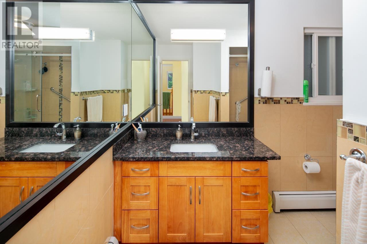 Listing Picture 10 of 10 : 7760 WATERTON DRIVE, Richmond / 烈治文 - 魯藝地產 Yvonne Lu Group - MLS Medallion Club Member