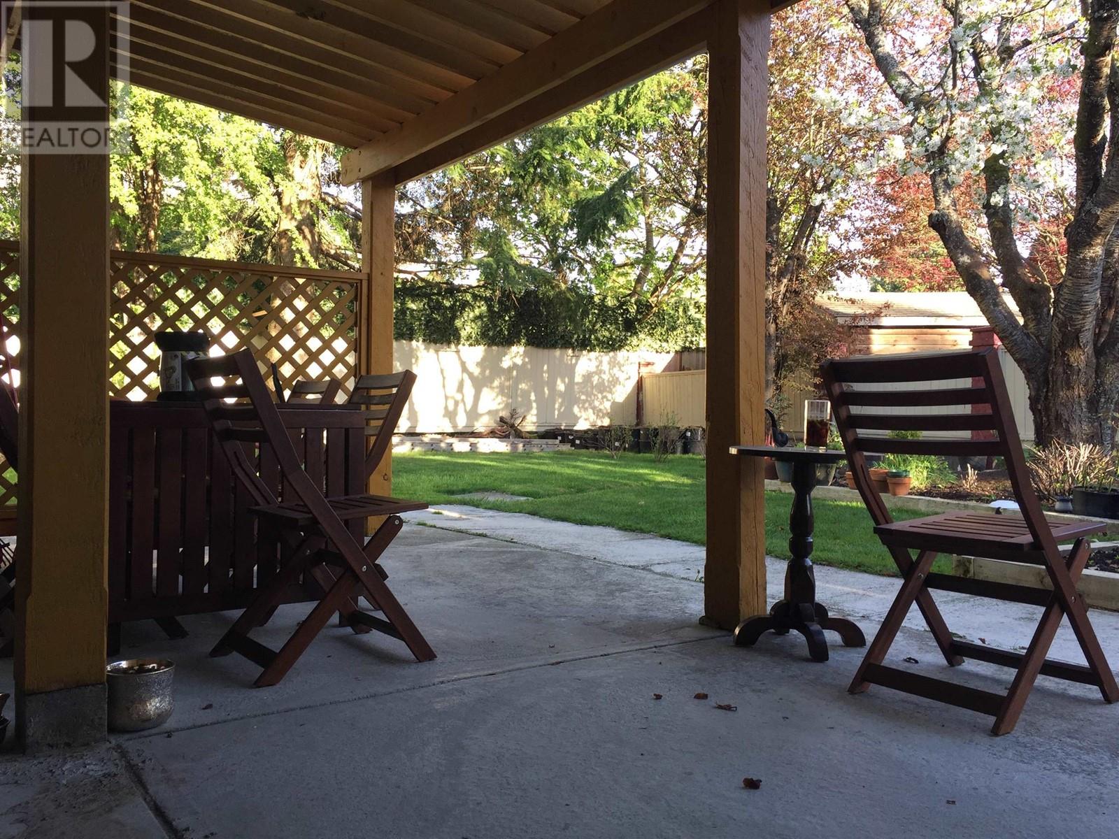 Listing Picture 2 of 10 : 7760 WATERTON DRIVE, Richmond / 烈治文 - 魯藝地產 Yvonne Lu Group - MLS Medallion Club Member