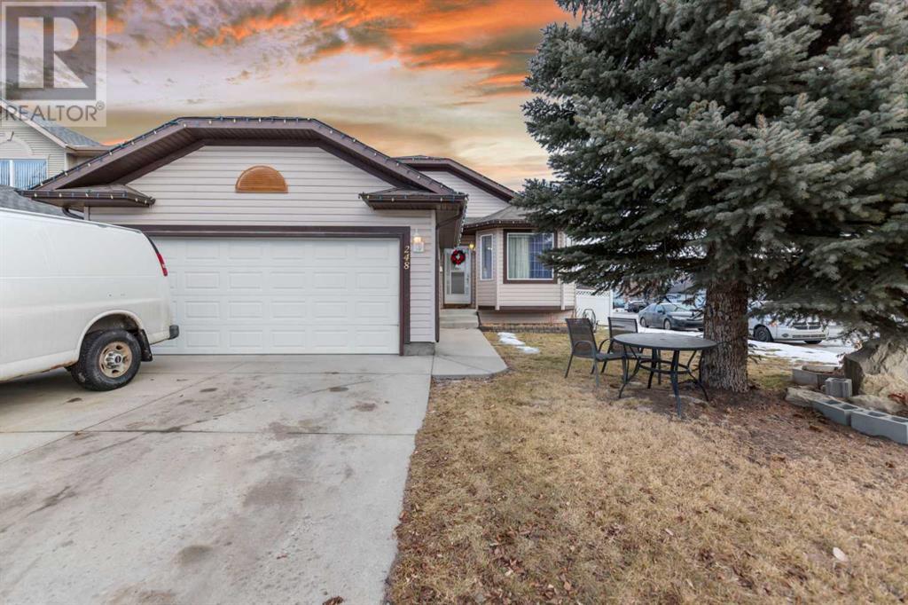 248 West Lakeview Place, Chestermere, Alberta