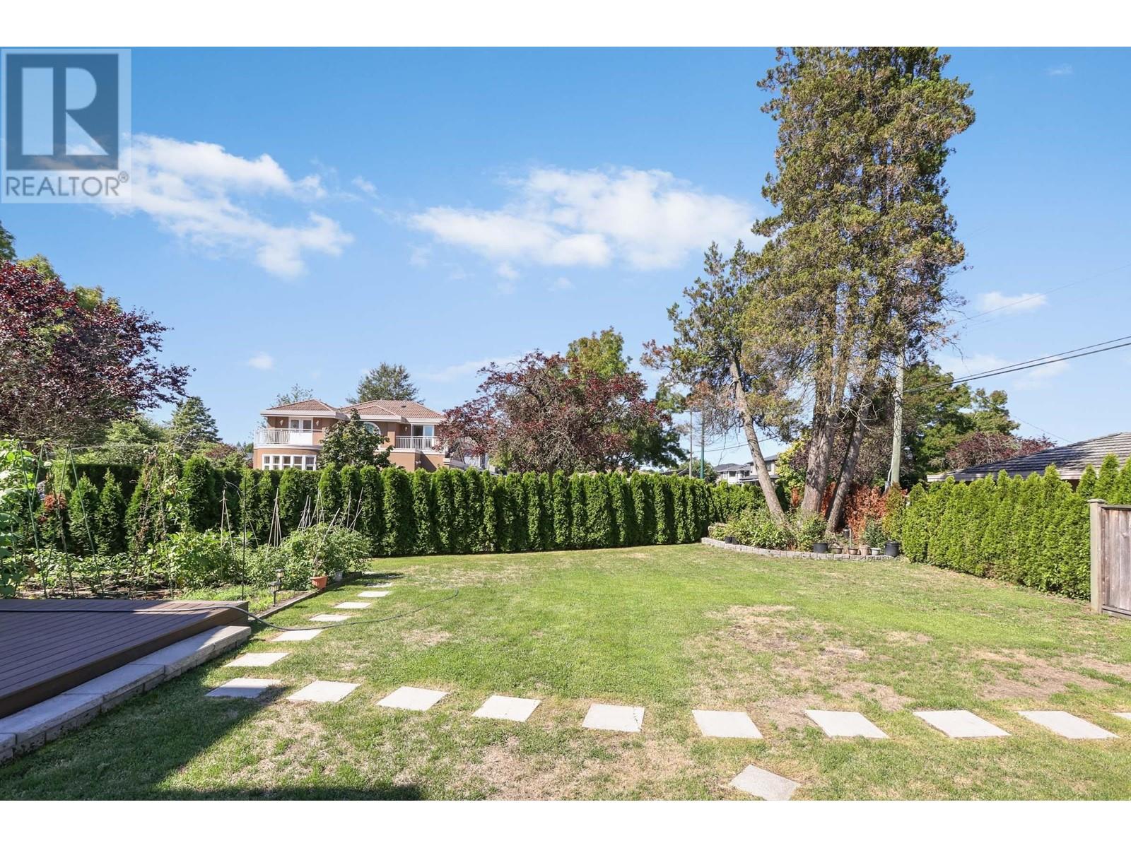 Listing Picture 37 of 40 : 2433 W 22ND AVENUE, Vancouver / 溫哥華 - 魯藝地產 Yvonne Lu Group - MLS Medallion Club Member