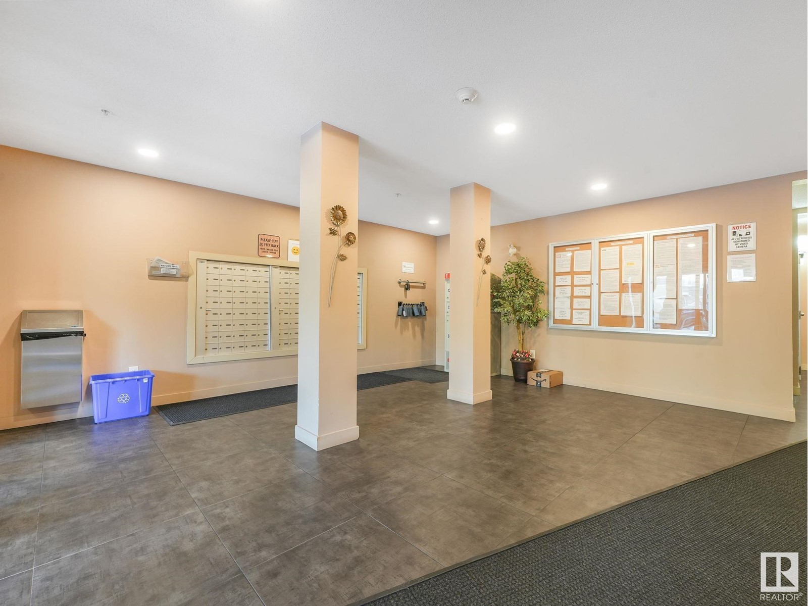 Property at #404 270 MCCONACHIE DR NW image 3