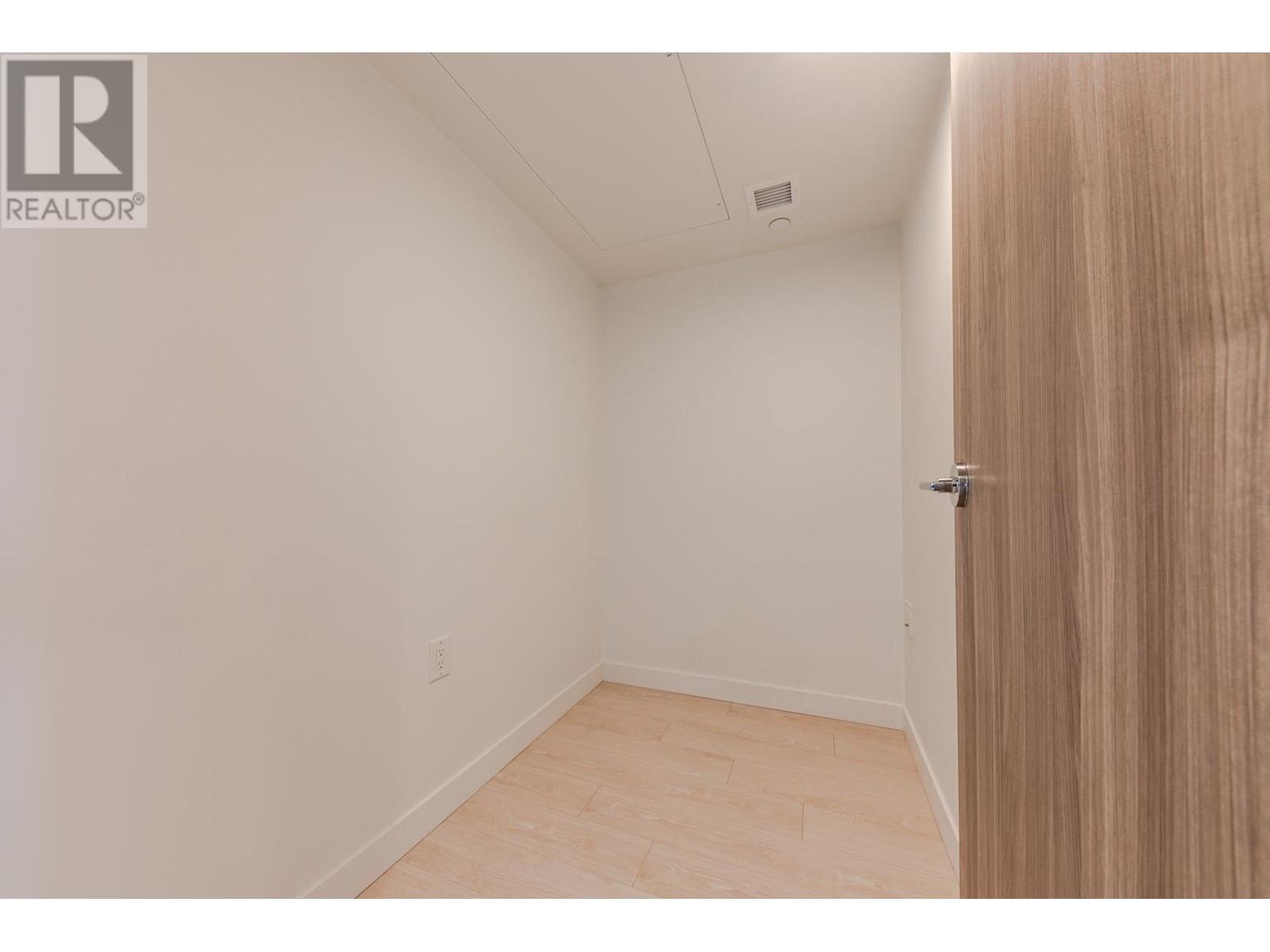 718 1768 Cook Street, Vancouver, British Columbia V5Y 0N3 - Photo 10 - R2956395