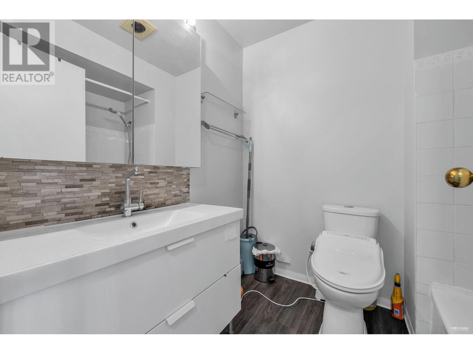 Listing Picture 9 of 36 : 214 8040 COLONIAL DRIVE, Richmond / 烈治文 - 魯藝地產 Yvonne Lu Group - MLS Medallion Club Member