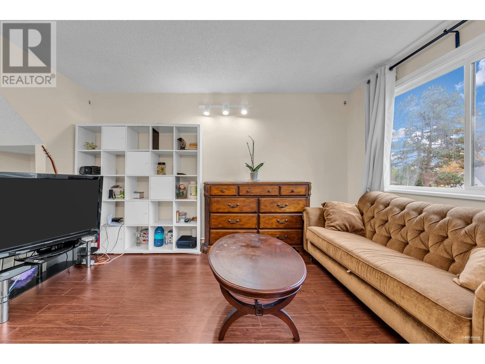 Listing Picture 3 of 36 : 214 8040 COLONIAL DRIVE, Richmond / 烈治文 - 魯藝地產 Yvonne Lu Group - MLS Medallion Club Member