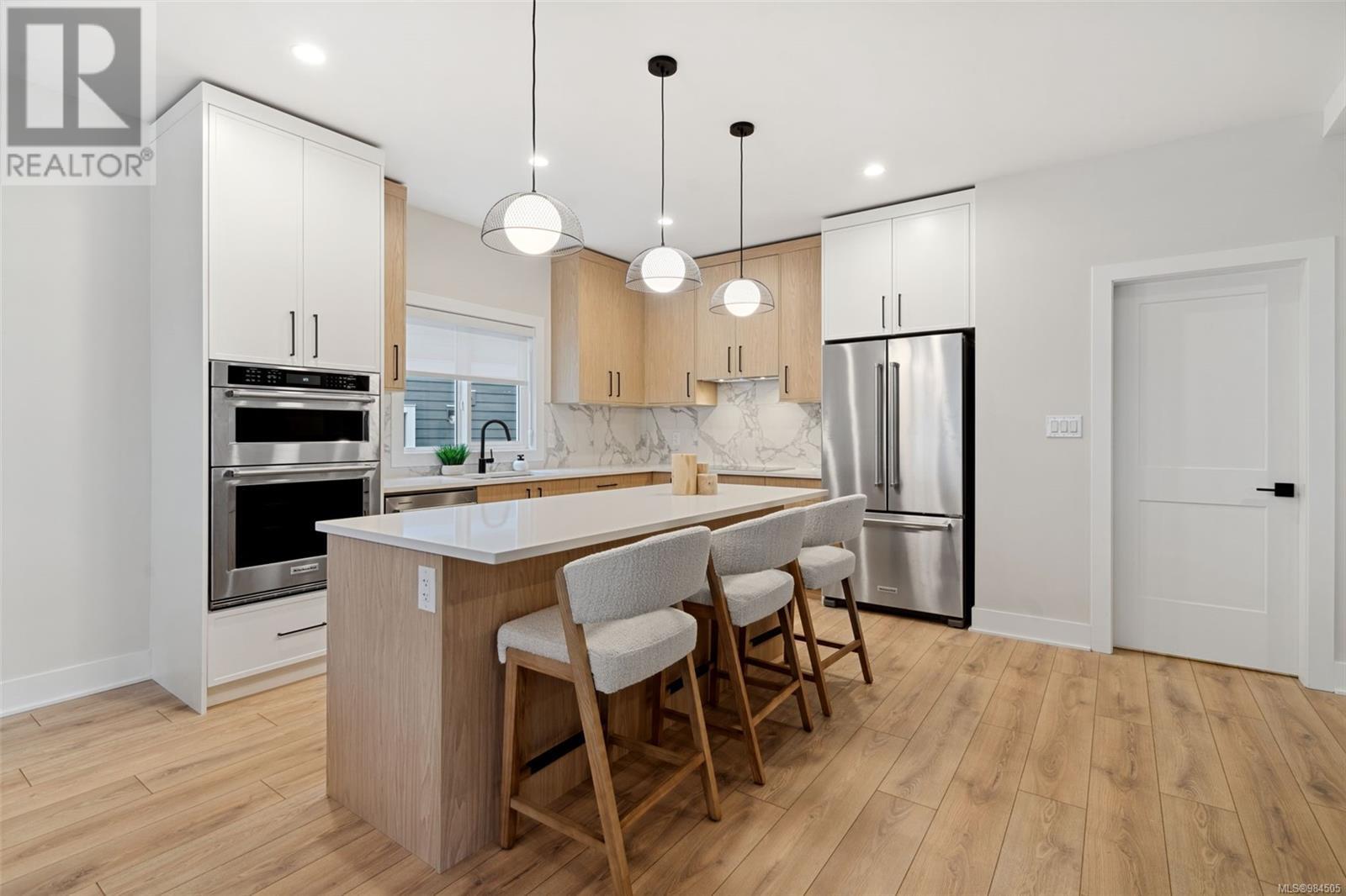 Property at 421 Rock Dove Pl image 4