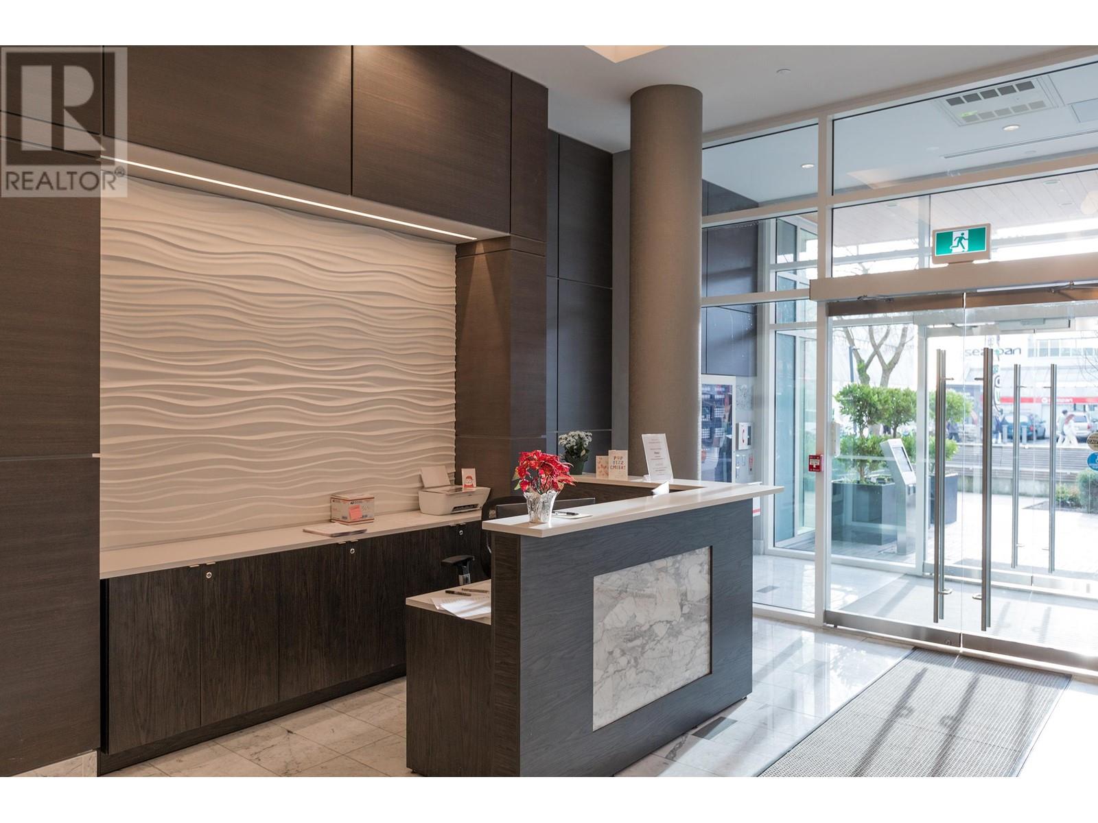 407 118 Carrie Cates Court, North Vancouver, British Columbia  V7M 0G6 - Photo 4 - R2955847