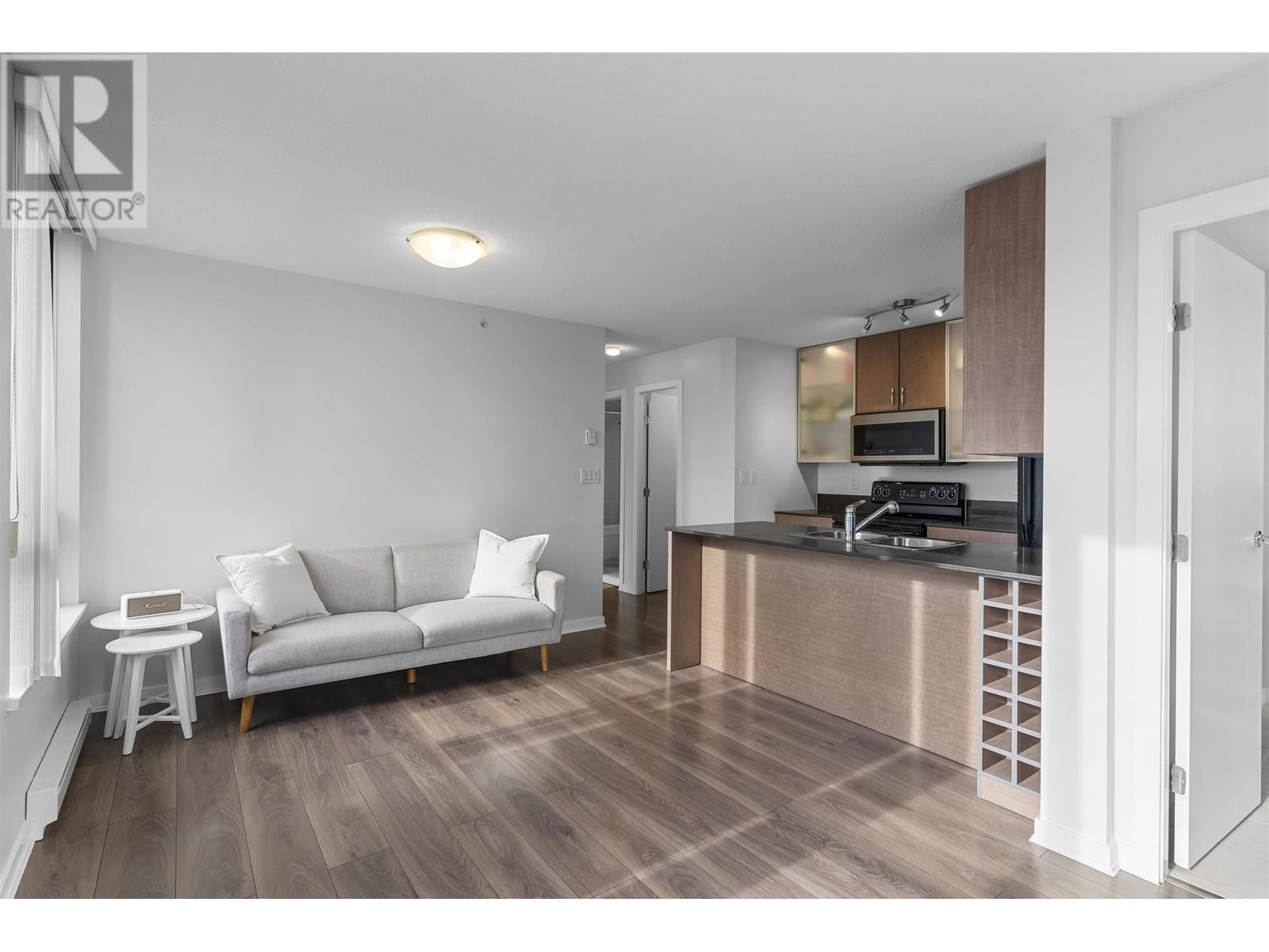 Listing Picture 11 of 23 : 1102 909 MAINLAND STREET, Vancouver / 溫哥華 - 魯藝地產 Yvonne Lu Group - MLS Medallion Club Member