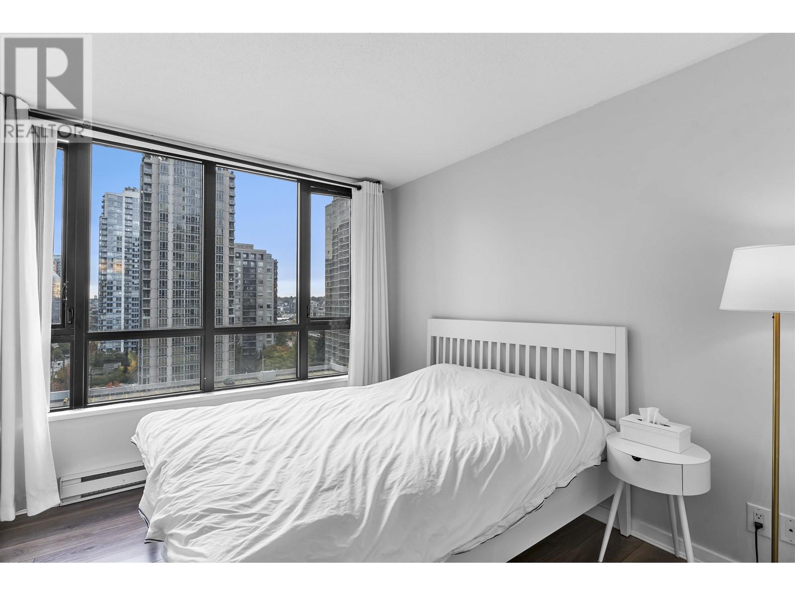 Listing Picture 12 of 23 : 1102 909 MAINLAND STREET, Vancouver / 溫哥華 - 魯藝地產 Yvonne Lu Group - MLS Medallion Club Member