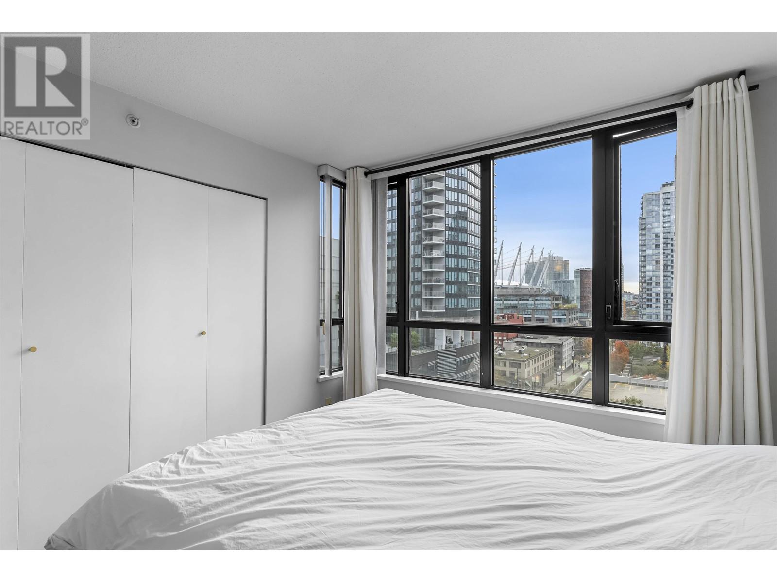 Listing Picture 13 of 23 : 1102 909 MAINLAND STREET, Vancouver / 溫哥華 - 魯藝地產 Yvonne Lu Group - MLS Medallion Club Member