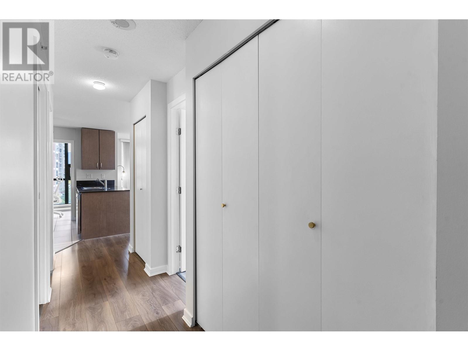 Listing Picture 19 of 23 : 1102 909 MAINLAND STREET, Vancouver / 溫哥華 - 魯藝地產 Yvonne Lu Group - MLS Medallion Club Member