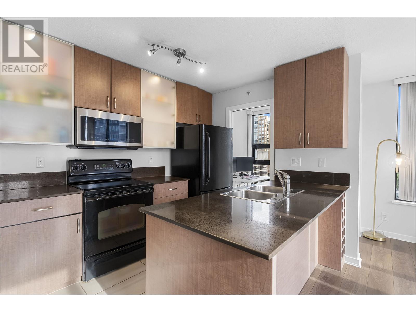 Listing Picture 5 of 23 : 1102 909 MAINLAND STREET, Vancouver / 溫哥華 - 魯藝地產 Yvonne Lu Group - MLS Medallion Club Member