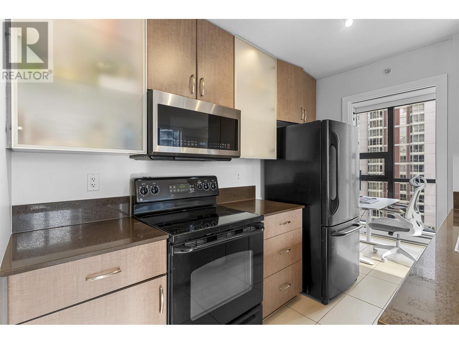 Listing Picture 6 of 23 : 1102 909 MAINLAND STREET, Vancouver / 溫哥華 - 魯藝地產 Yvonne Lu Group - MLS Medallion Club Member