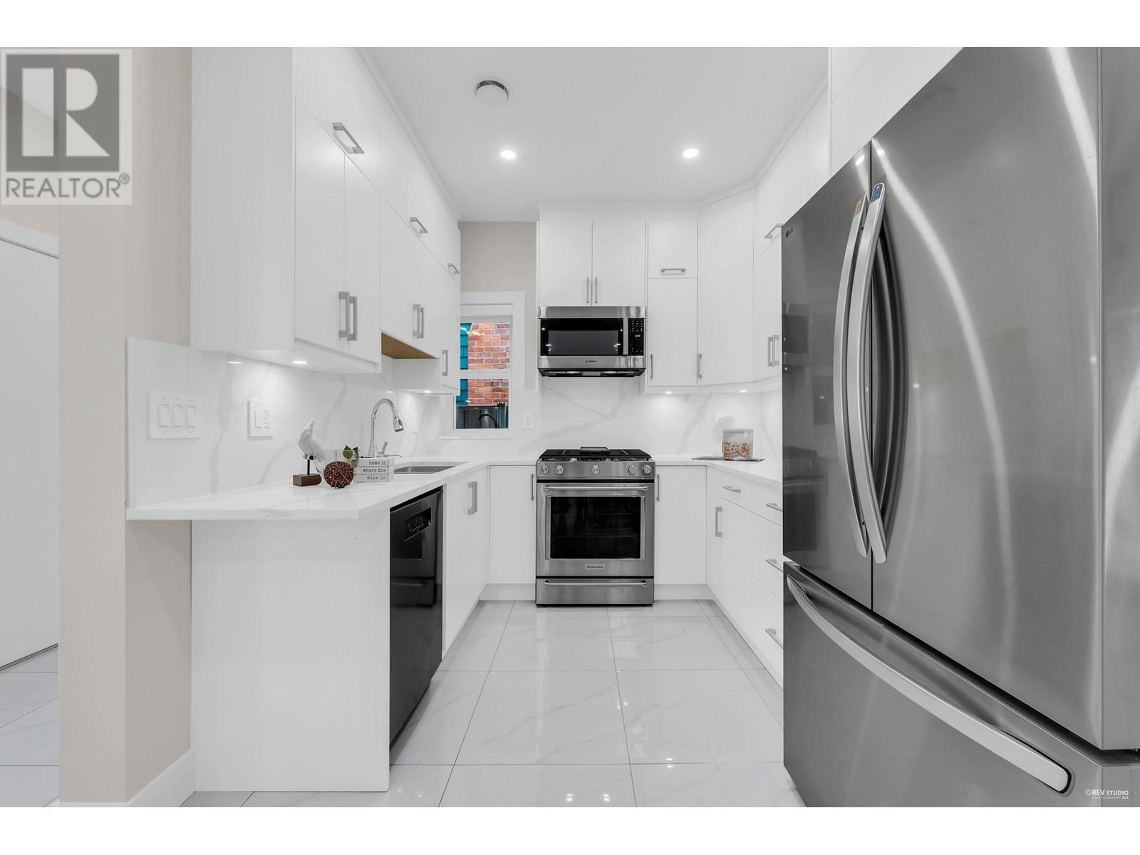1 2576 E 28th Avenue, Vancouver, British Columbia  V5R 1R6 - Photo 8 - R2956424
