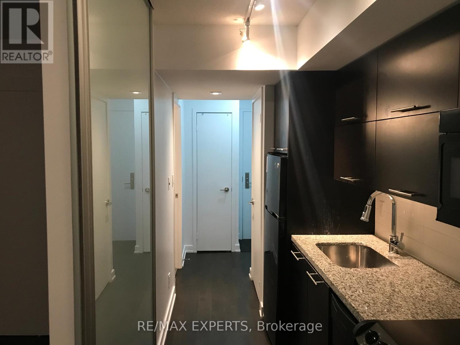 302 - 126 Simcoe Street, Toronto, Ontario  M5H 4E6 - Photo 20 - C11923414