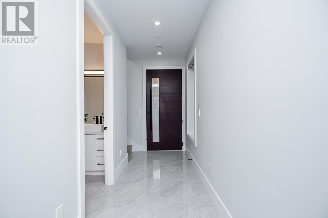 2 1905 E 36th Avenue, Vancouver, British Columbia  V5P 1C7 - Photo 4 - R2955986