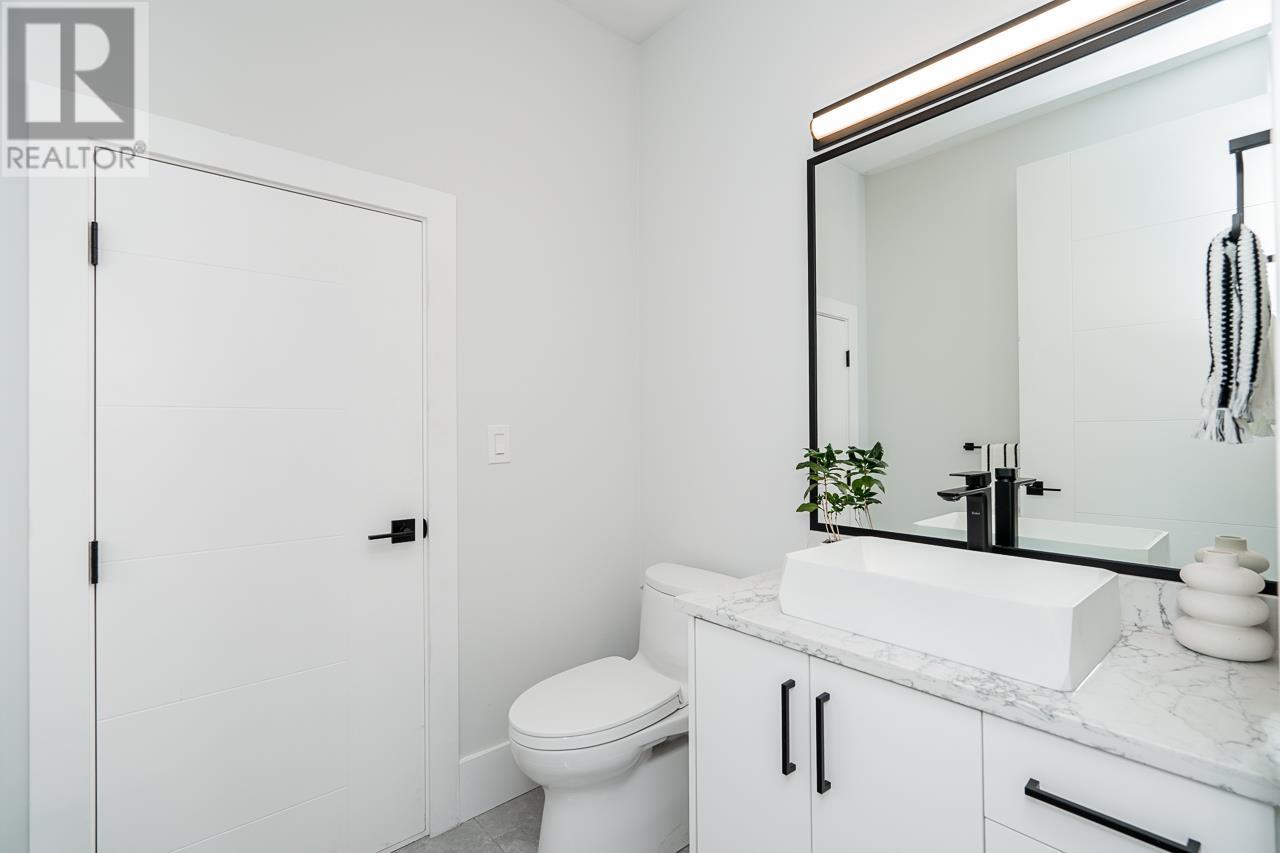 2 1905 E 36th Avenue, Vancouver, British Columbia  V5P 1C7 - Photo 13 - R2955986