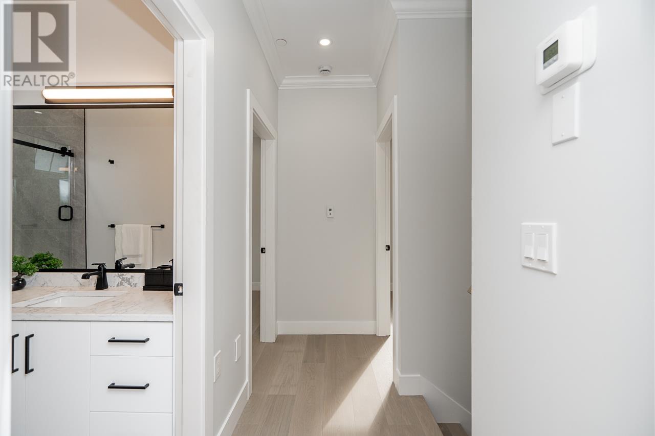 2 1905 E 36th Avenue, Vancouver, British Columbia  V5P 1C7 - Photo 14 - R2955986