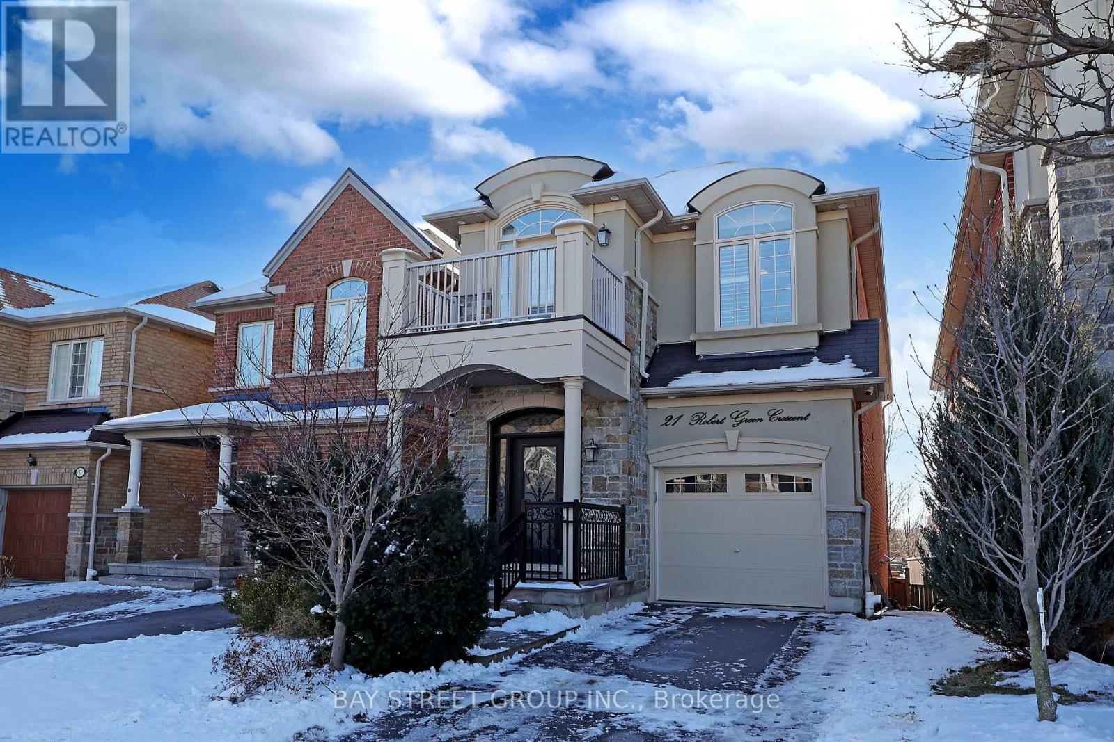 Property at 21 ROBERT GREEN CRESCENT image 1