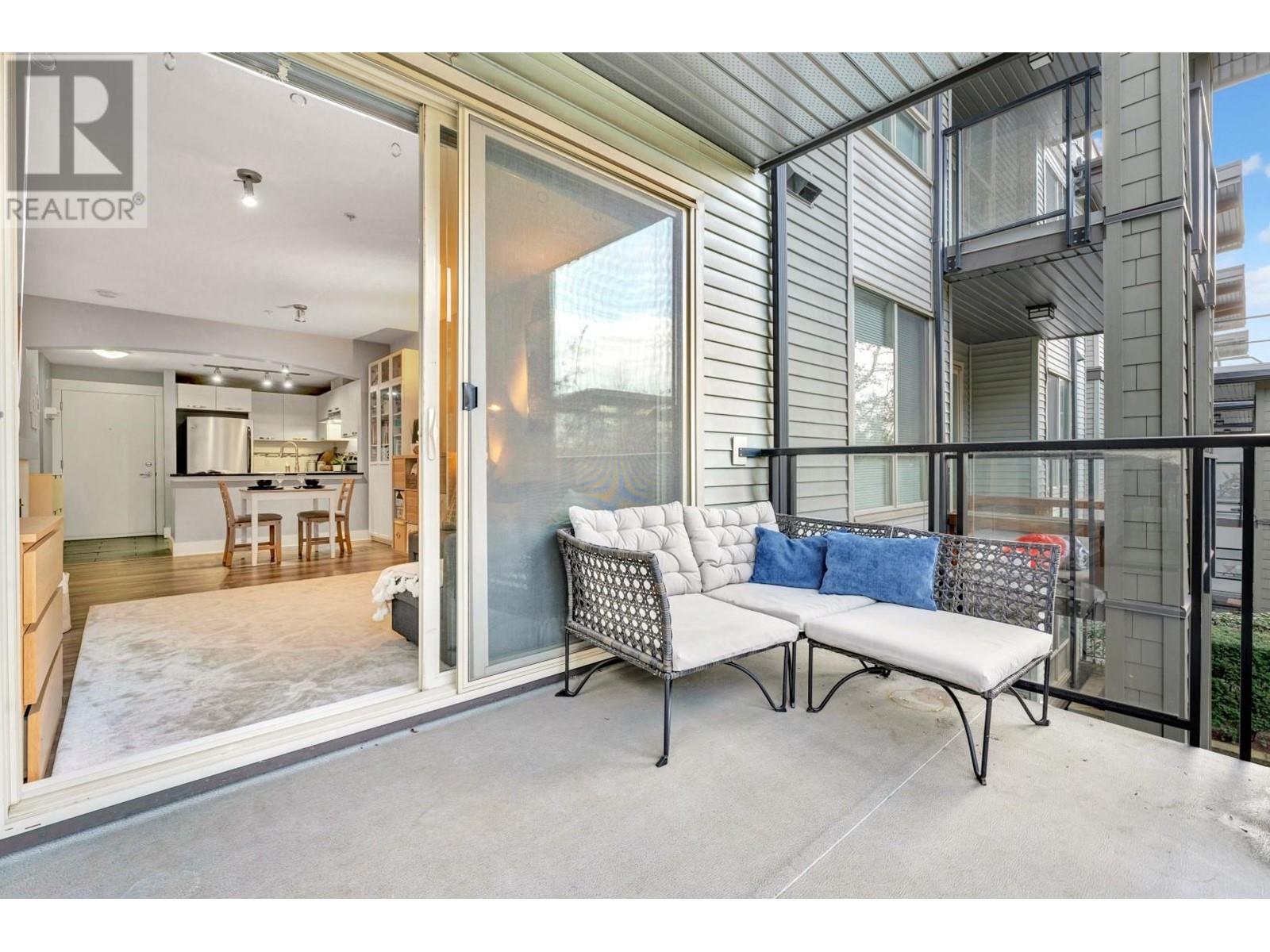Listing Picture 14 of 31 : 308 7478 BYRNEPARK WALK, Burnaby / 本拿比 - 魯藝地產 Yvonne Lu Group - MLS Medallion Club Member