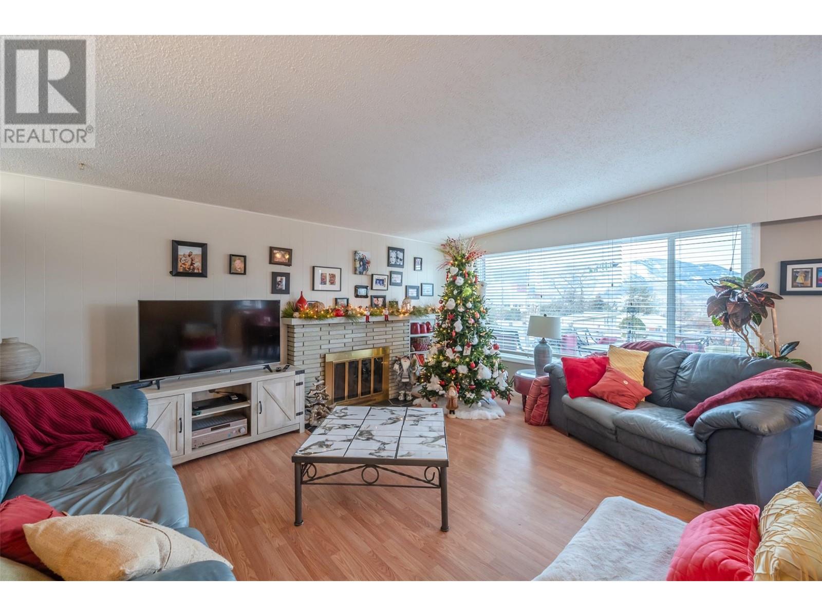 Property at 1467 CARMI Drive image 3
