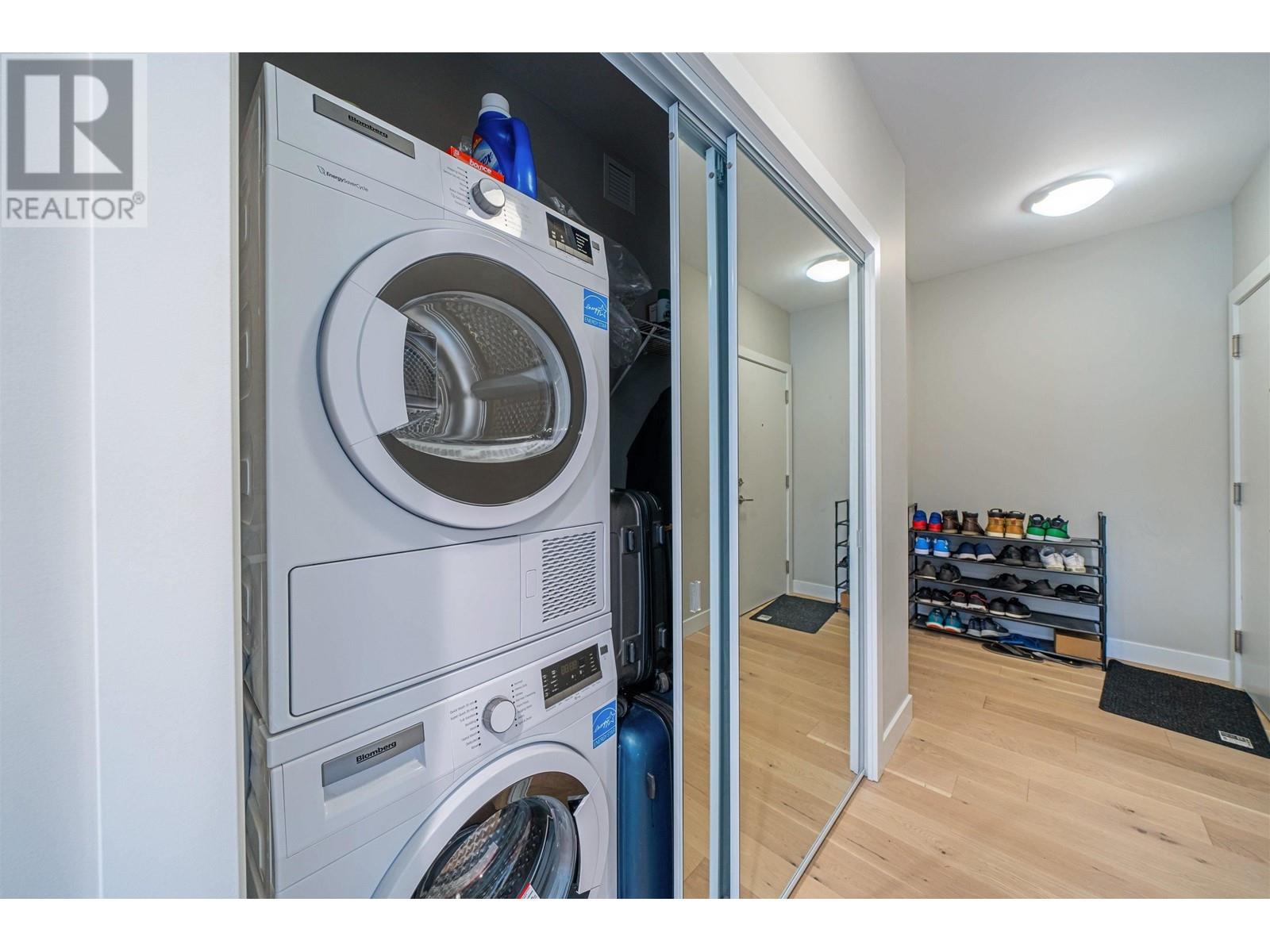 Listing Picture 11 of 27 : 504 8761 UNIVERSITY CRESCENT, Burnaby / 本拿比 - 魯藝地產 Yvonne Lu Group - MLS Medallion Club Member
