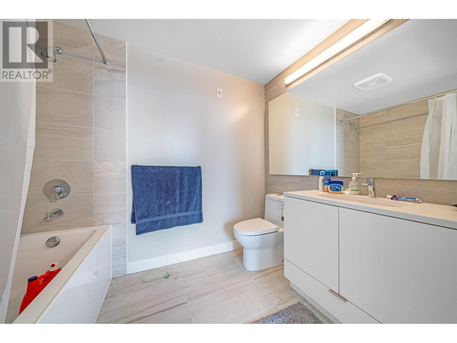 Listing Picture 15 of 27 : 504 8761 UNIVERSITY CRESCENT, Burnaby / 本拿比 - 魯藝地產 Yvonne Lu Group - MLS Medallion Club Member