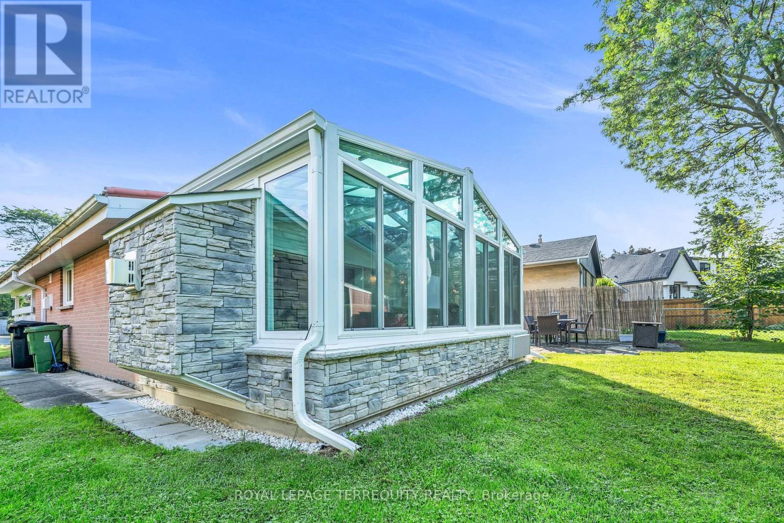 130 Verobeach Boulevard, Toronto, Ontario  M9M 1R1 - Photo 24 - W11923818