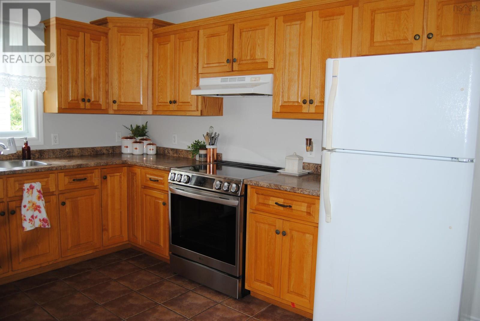 219 Brookside Street, Glace Bay, Nova Scotia  B1A 1L7 - Photo 11 - 202500878