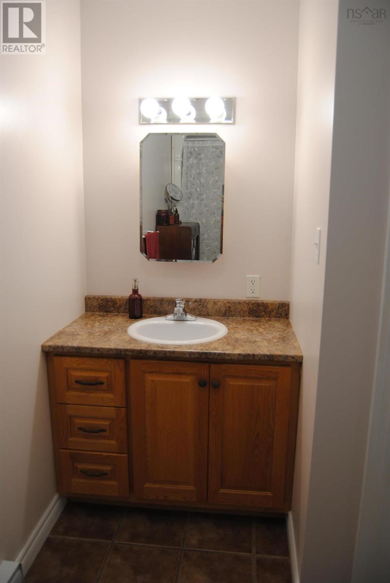 219 Brookside Street, Glace Bay, Nova Scotia  B1A 1L7 - Photo 16 - 202500878