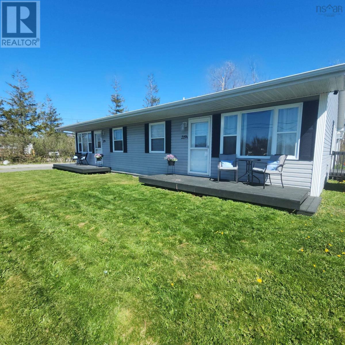 219 Brookside Street, Glace Bay, Nova Scotia  B1A 1L7 - Photo 2 - 202500878