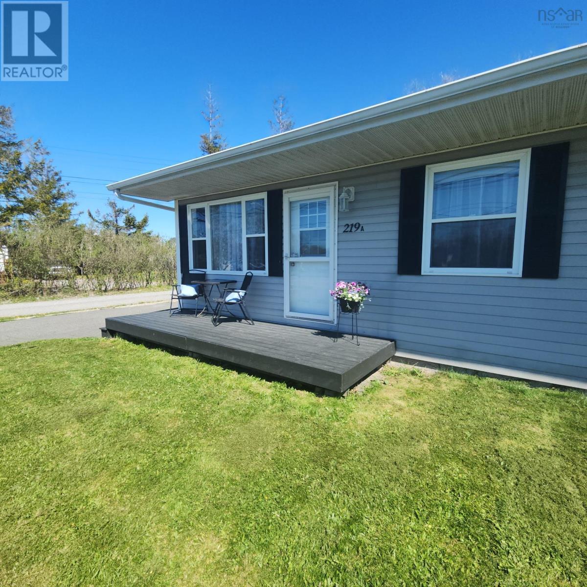 219 Brookside Street, Glace Bay, Nova Scotia  B1A 1L7 - Photo 4 - 202500878