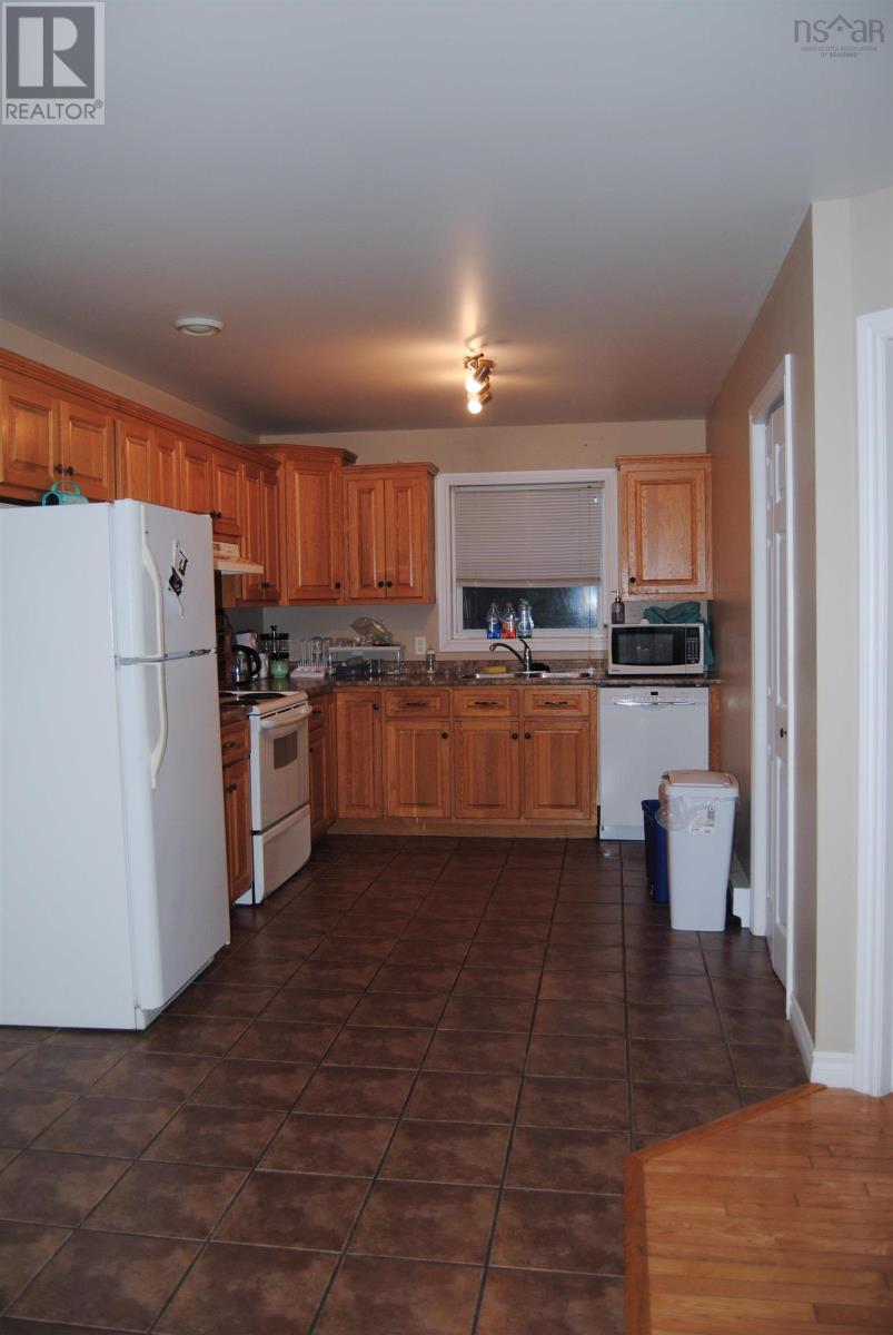 219 Brookside Street, Glace Bay, Nova Scotia  B1A 1L7 - Photo 8 - 202500878
