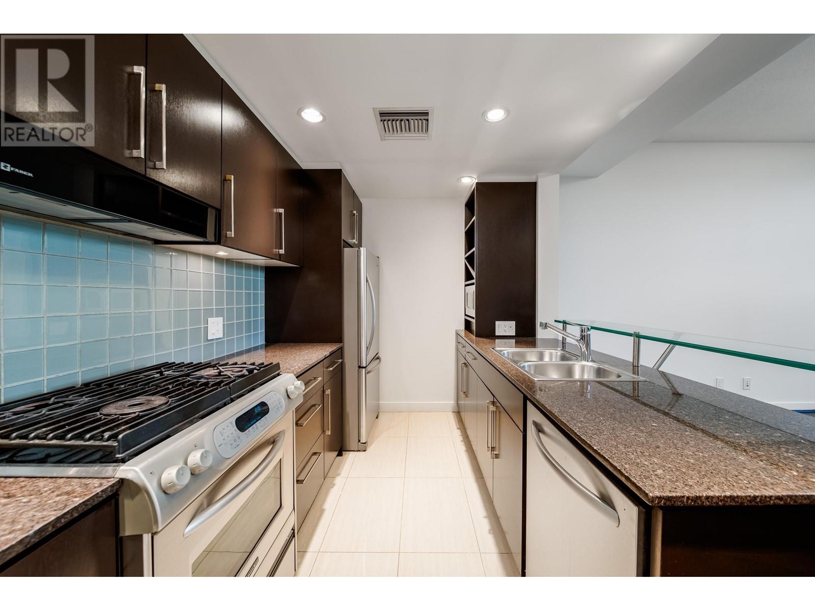 Th105 638 Beach Crescent, Vancouver, British Columbia  V6Z 3H4 - Photo 15 - R2956277