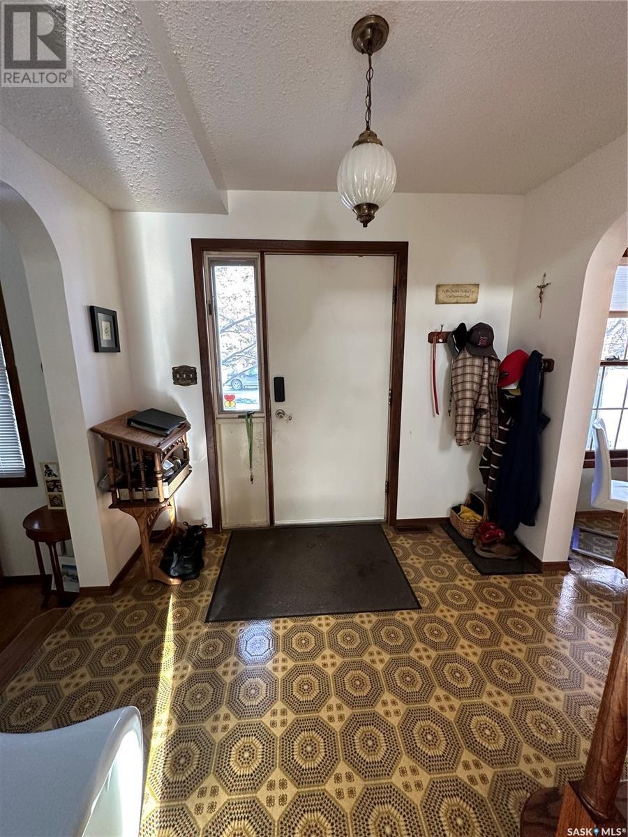 309 2nd Avenue, Gerald, Saskatchewan  S0A 1B0 - Photo 3 - SK992874