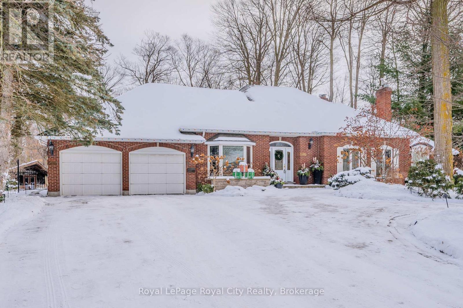 586 Eastgate Walk, Waterloo, Ontario  N2K 2W2 - Photo 2 - X11924118