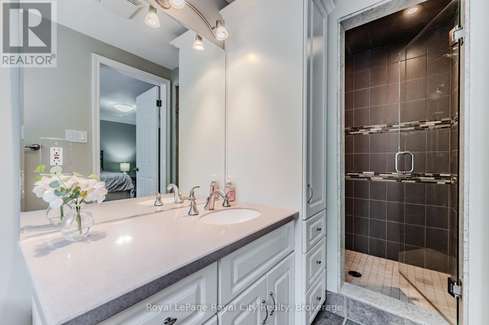 586 Eastgate Walk, Waterloo, Ontario  N2K 2W2 - Photo 22 - X11924118