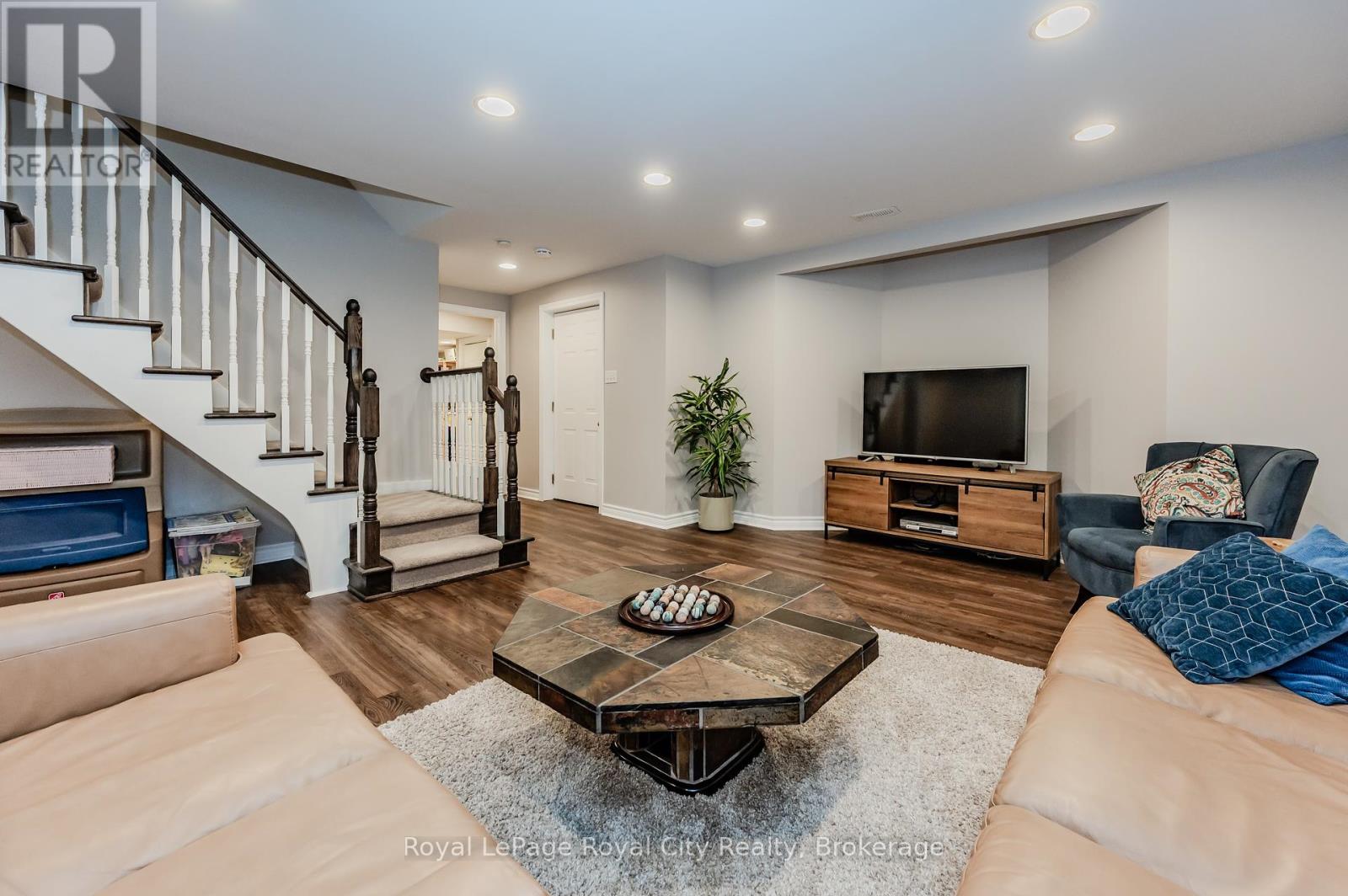 586 Eastgate Walk, Waterloo, Ontario  N2K 2W2 - Photo 23 - X11924118