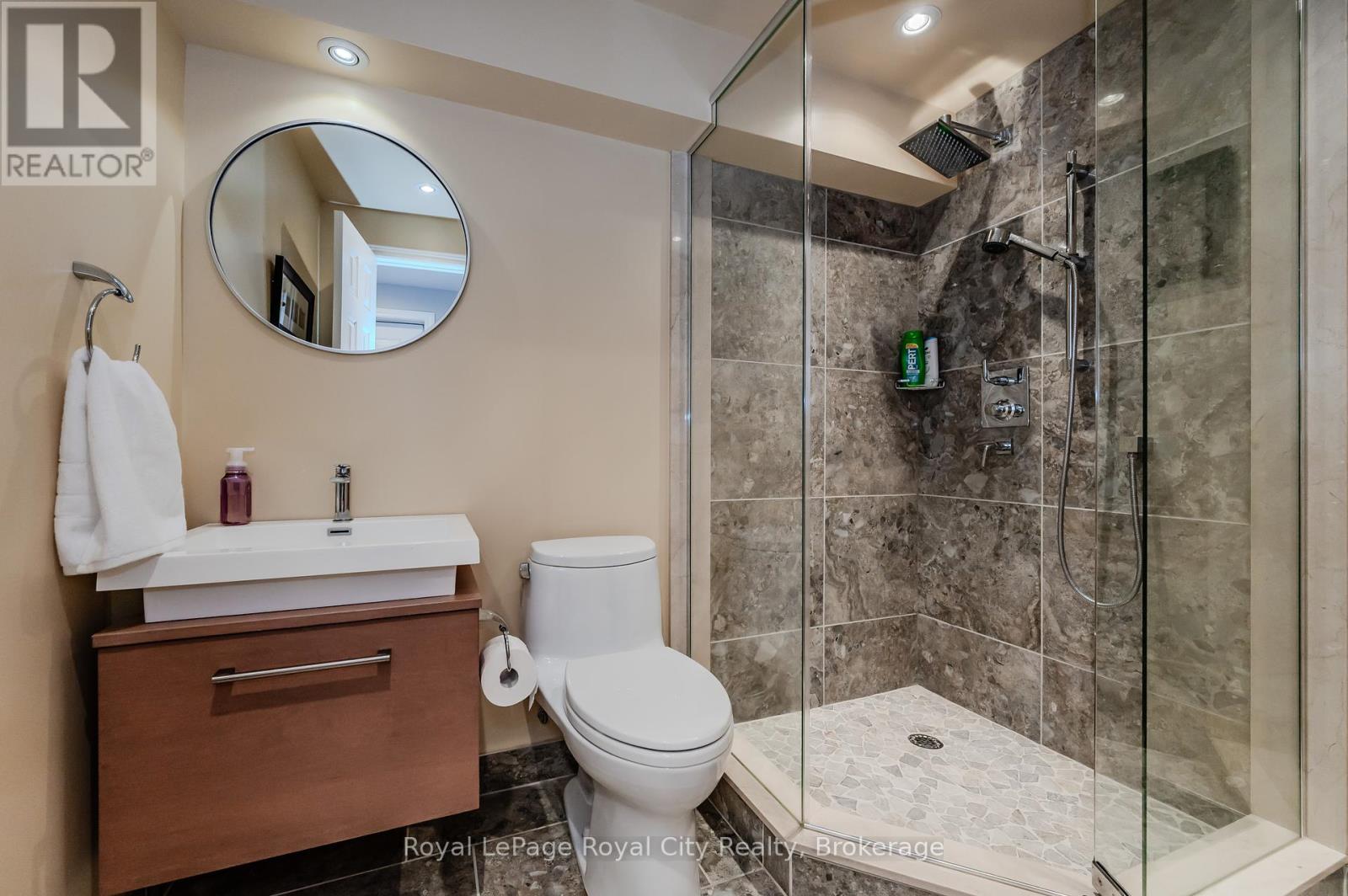 586 Eastgate Walk, Waterloo, Ontario  N2K 2W2 - Photo 27 - X11924118