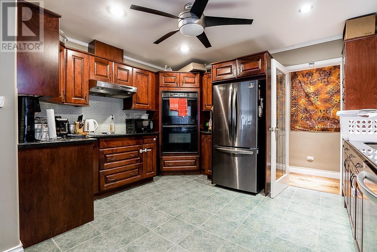 Listing Picture 3 of 9 : 5885 BRAEMAR, Burnaby / 本拿比 - 魯藝地產 Yvonne Lu Group - MLS Medallion Club Member