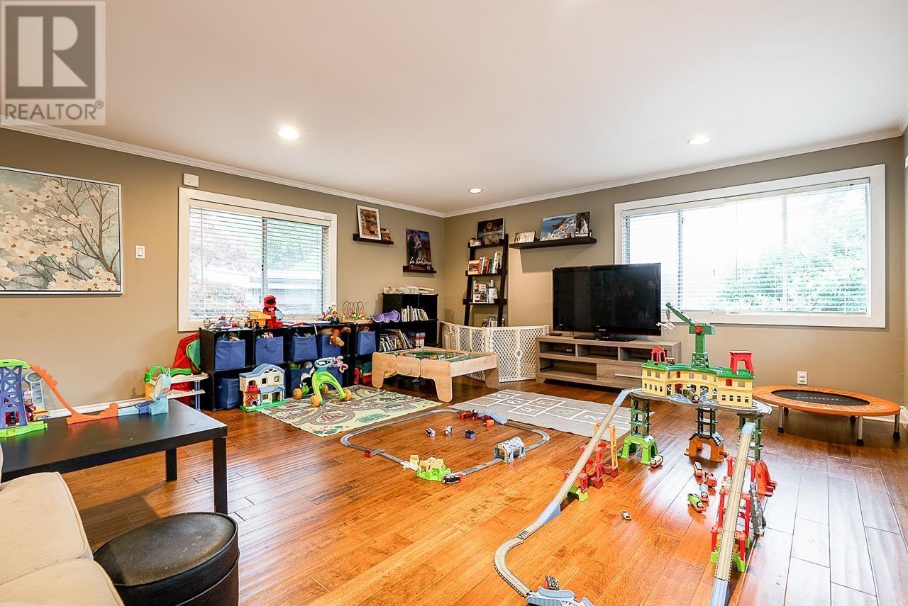 Listing Picture 5 of 9 : 5885 BRAEMAR, Burnaby / 本拿比 - 魯藝地產 Yvonne Lu Group - MLS Medallion Club Member
