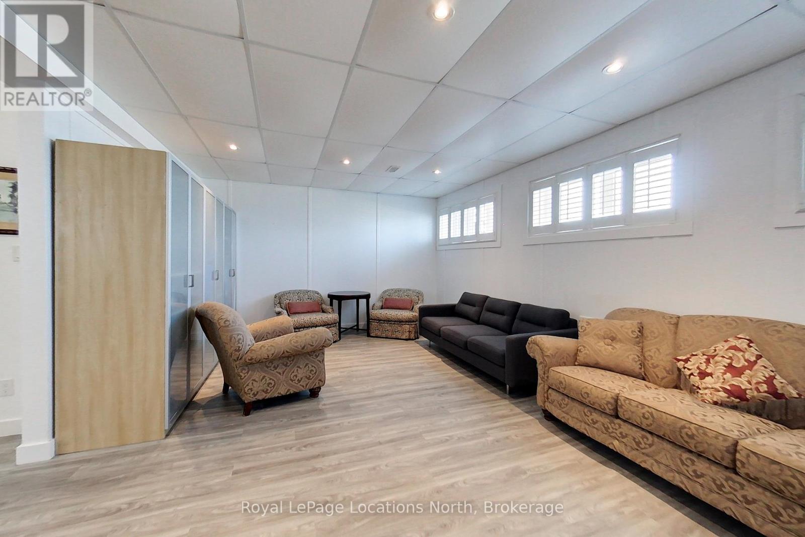61 Waterview Road, Wasaga Beach, Ontario  L9Z 0E9 - Photo 31 - S11924256