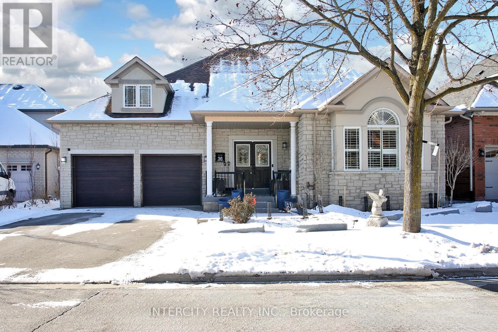 36 WOODLAND TRAIL COURT, Vaughan, Ontario