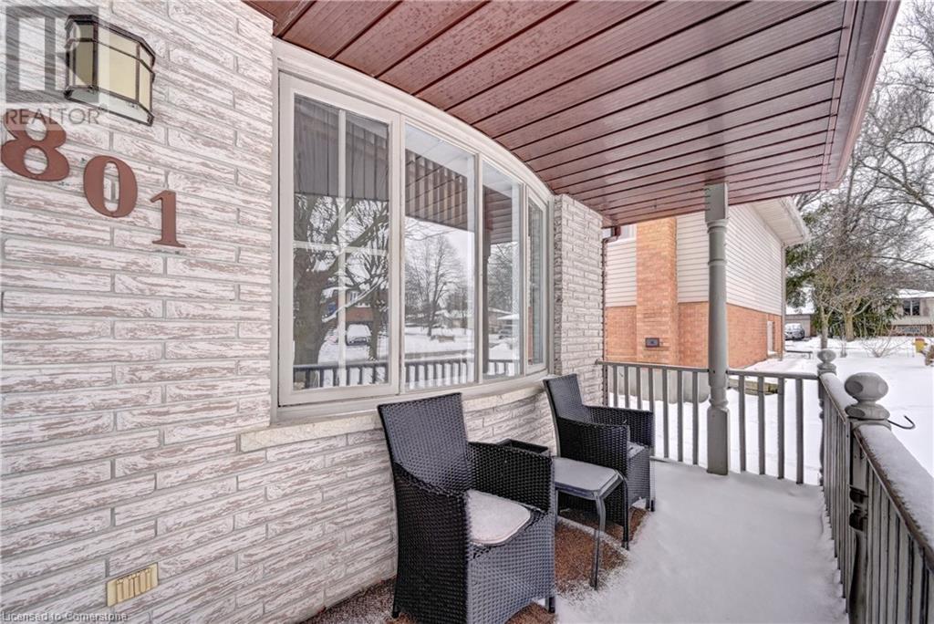 801 Erinbrook Drive, Kitchener, Ontario  N2E 2V4 - Photo 4 - 40690230