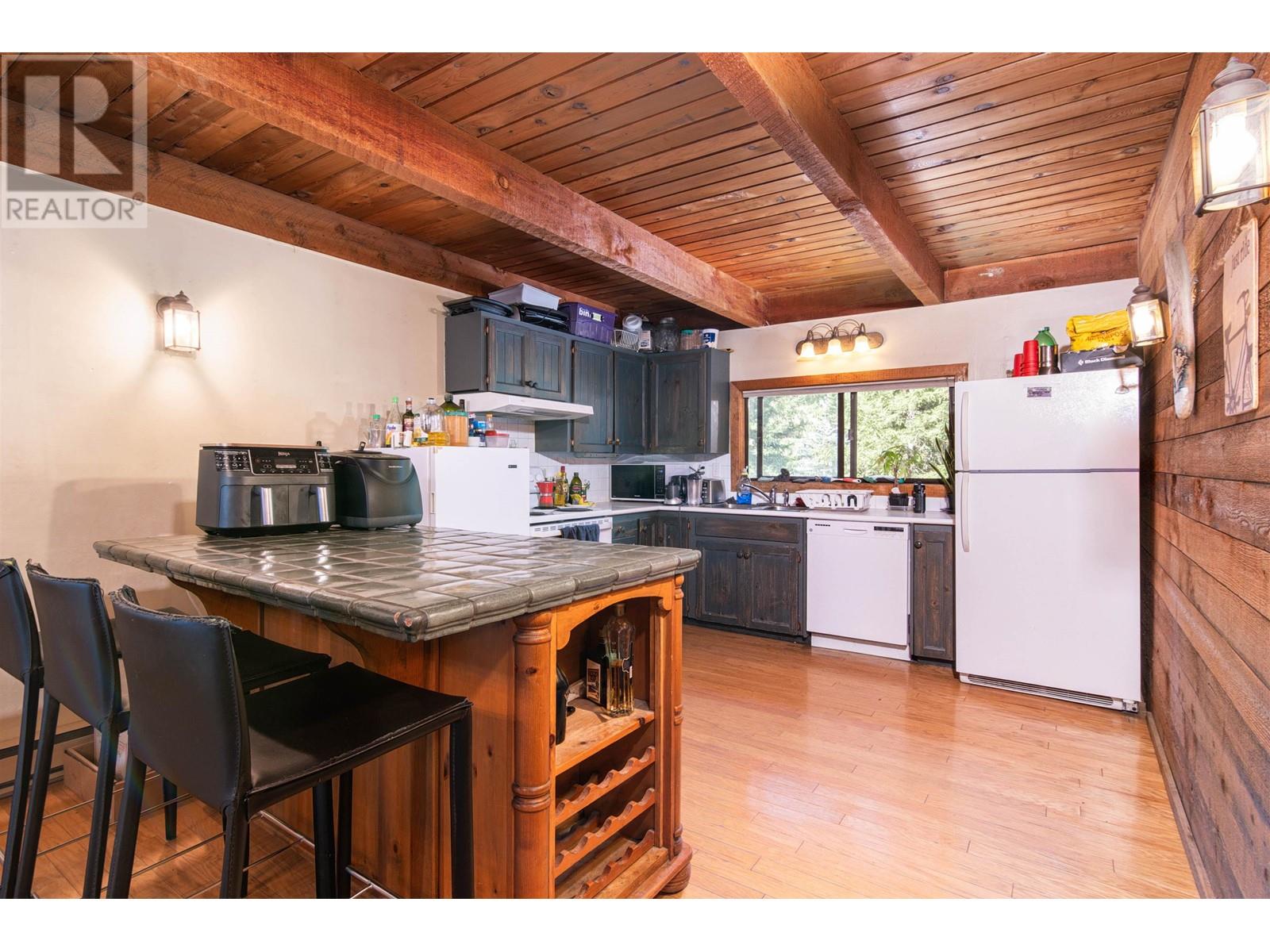 6542 Balsam Way, Whistler, British Columbia V8E 0C5 - Photo 10 - R2906664