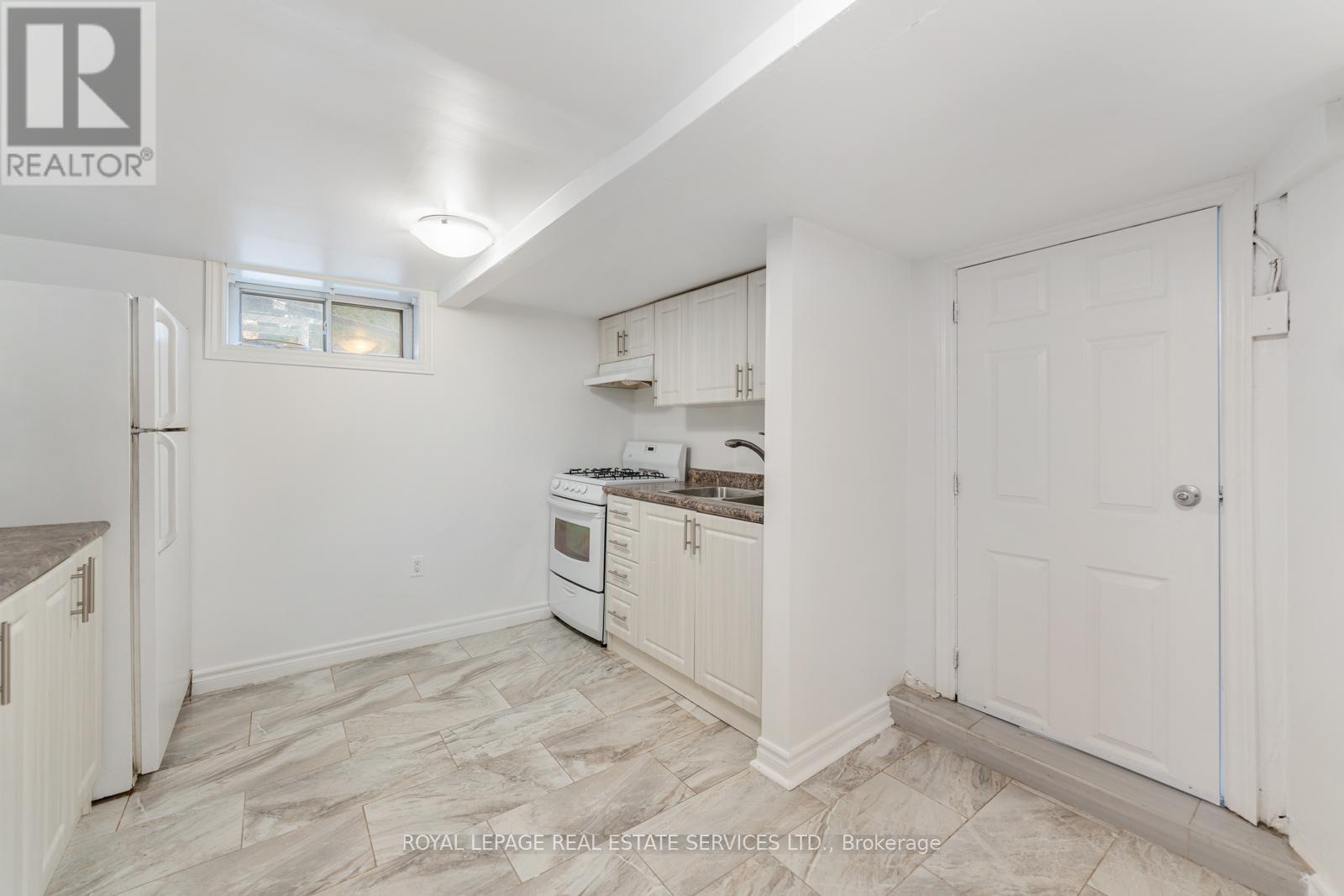 632 Durie Street, Toronto, Ontario  M6S 3H1 - Photo 27 - W11924332