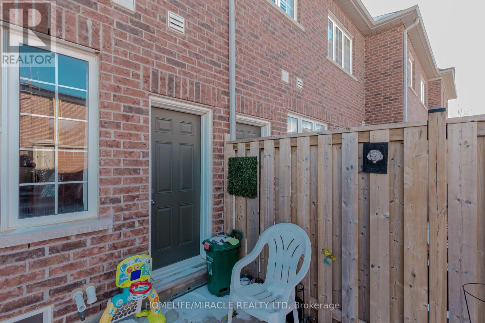 138 Baffin Crescent, Brampton, Ontario  L7A 0C7 - Photo 40 - W11924361