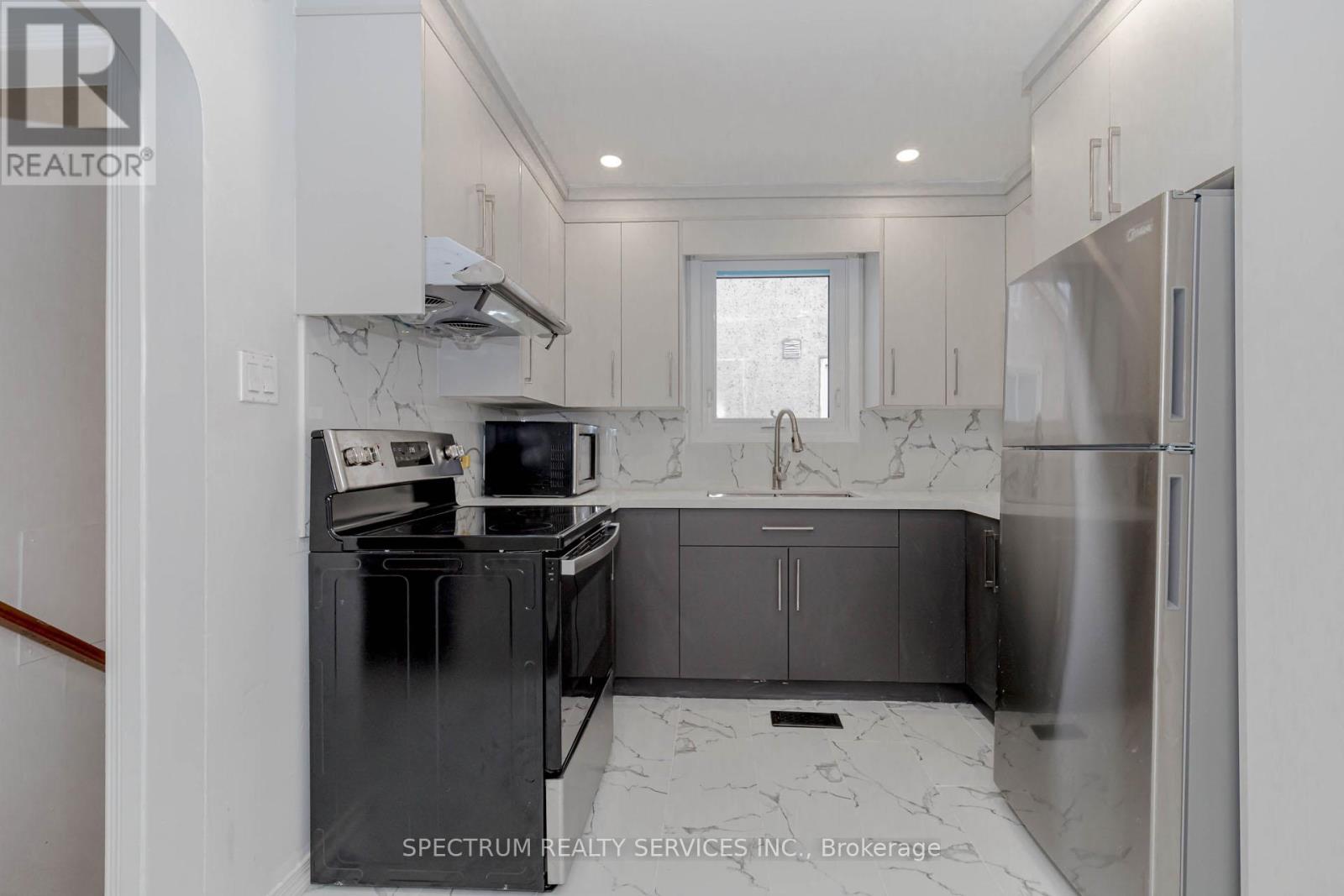 55 Hamilton Street, St. Catharines, Ontario  L2S 1K8 - Photo 8 - X11924562