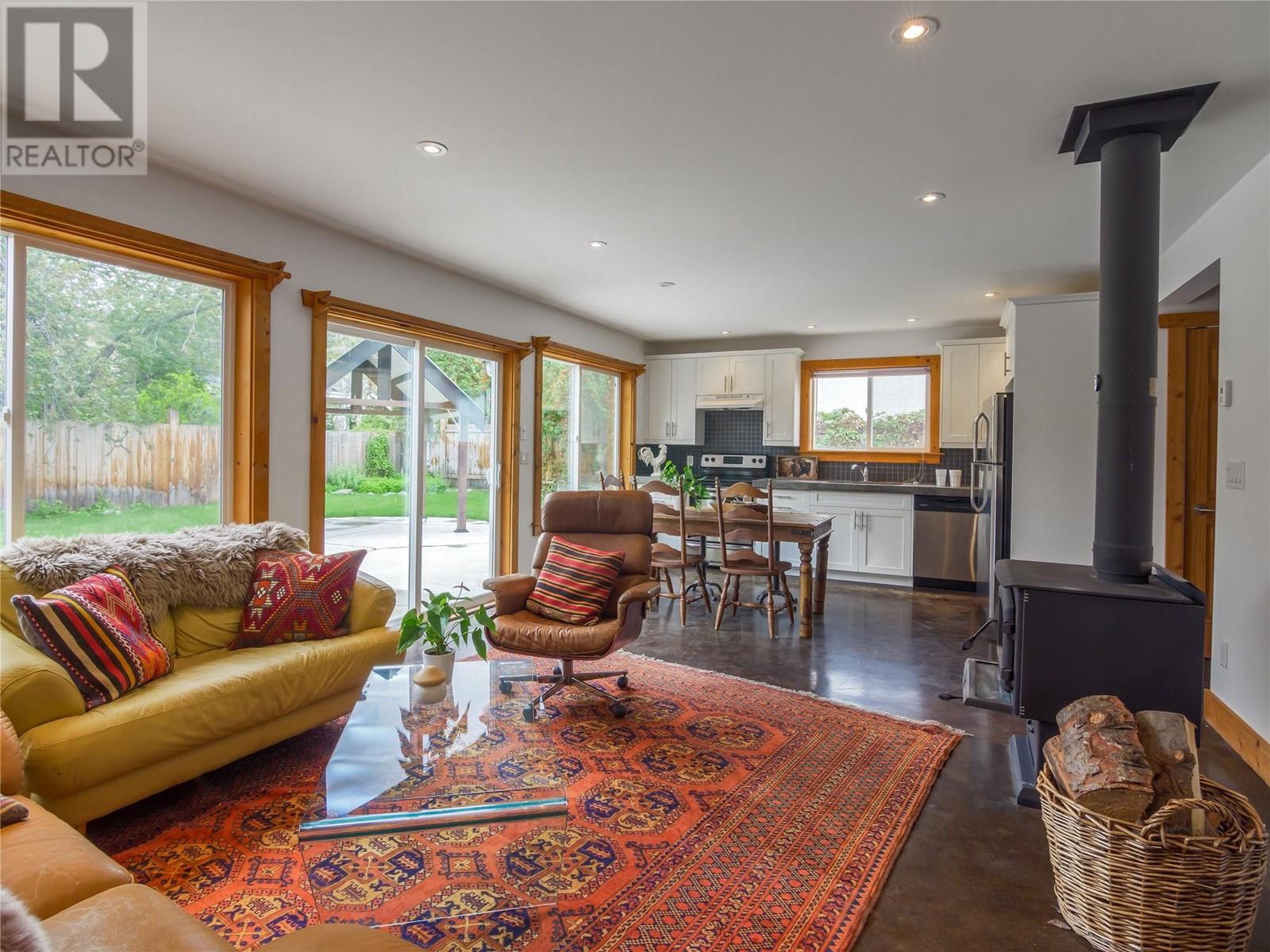 Property at 465 Ritchie Avenue image 4