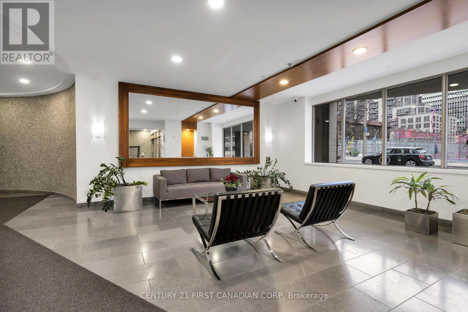 Property at 317 - 5 ROSEHILL AVENUE N image 5